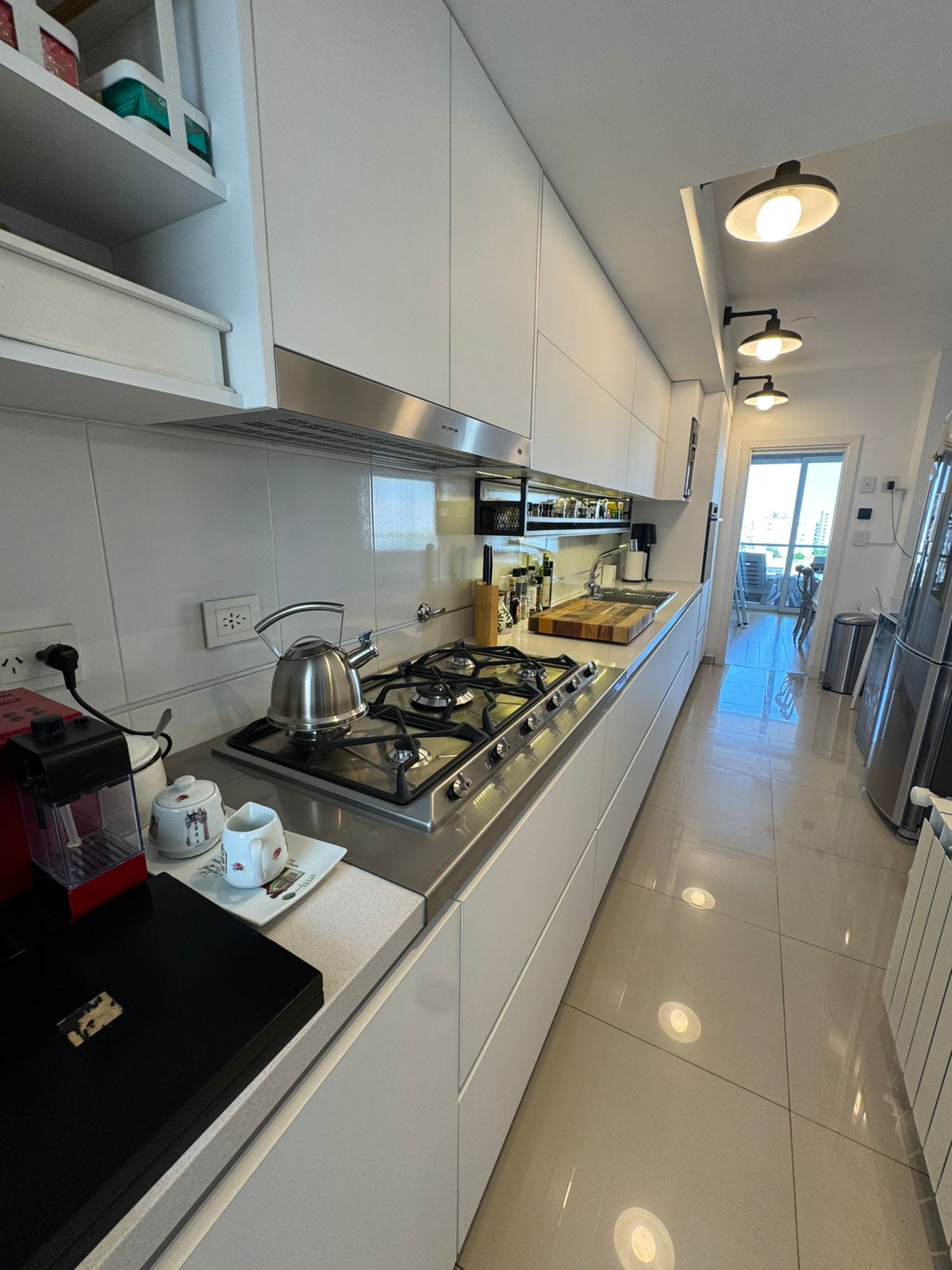 Amoblamiento de cocina completo, diseñado y fabricado a medida.