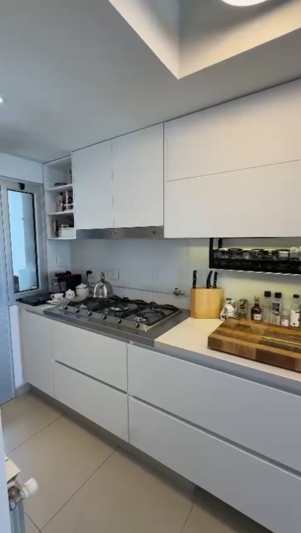 Amoblamiento de cocina completo, diseñado y fabricado a medida.
