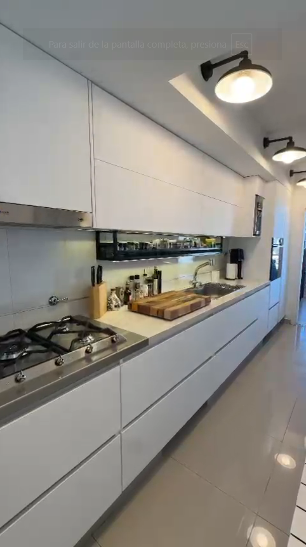 Amoblamiento de cocina completo, diseñado y fabricado a medida.